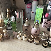 我现有的护肤品到底还能用那个🙃🙃🙃
