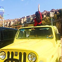 求答，距离上次例假已有40天，早上起来有呕吐，乳房会胀痛。这是怀孕征兆吗？为什么用早孕试纸测不出来...