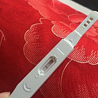 2018年2月21日，妈妈第一次发现了你   告诉了小姨还有姥姥，他们还好开森^_^的～😊ཽ  爸爸有点不知所...