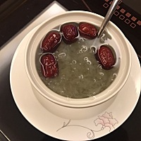 真的不是我矫情 每次吃燕窝花胶都是捏紧鼻子吃下去的💔