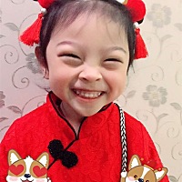 姑娘家家的，咋么笑的像傻子哎，忧伤，还是喜欢你安静的样子