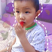 只有在吃东西和看电视时候安静会 这小鬼真是折腾人啊 为什么我还会有要二胎的想法 哈哈