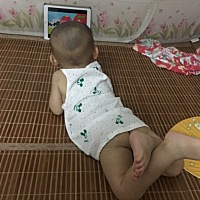 我发现：不是娃离不开妈妈，而是妈妈离不开娃！今天婆婆把娃带回村里了，说要过一个星期就上来。才第一...