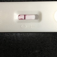 大家能看到这条浅浅的印子吗？  这算吗？想找个过来人  懂的人问问   。谢谢 。昨天月经日   离上次同房...