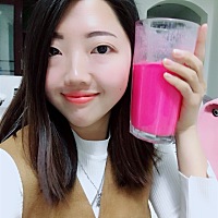 饭后来杯果汁吧🍹，今天我亲自打的哦[偷笑] 火龙果➕梨🍐➕天友酸奶🥛 我是不是把自己养得太好了...