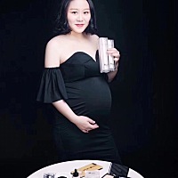 ♡ 【关于孕期要不要护肤⁉️】 💭很多人怀孕后会把所有的护肤品都停掉 💭担心辐射和激素对胎儿不好...