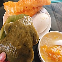 中国好邻居👍 昨天念着想吃曲曲鬼😋 今天一早就送来了💋 😘😘😘妹妹有口福