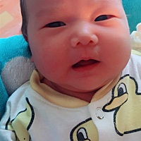 宝宝十几天了，可是奶水不怎么够。委屈了小宝贝了！