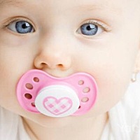 💟【育儿经】育儿分享――宝宝用安抚奶嘴真的好吗❓  不建议一直用，会形成依赖，有弊端👇 🌟1.引...