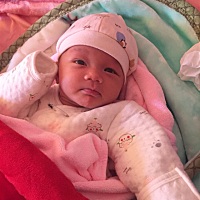 坐月子一个人看宝贝，真的好累😔