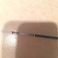 隐约两条杠，是不是怀孕了啊？今天中午测的。