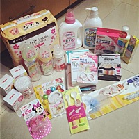 趁宝宝睡着，想了几点建议给还没生也是头胎没经验的姐妹们。不喜勿喷啊！ 1、待産包那一堆孕妇卫生巾，...