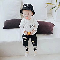 谁说只有女孩衣服漂亮，其实男孩衣服也可以很酷