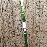 月经推迟了五六天了，早晨测的，大家帮忙看看，谢谢！