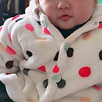 逗她笑，她却吐口水[捂脸]