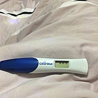 上个月13号来的例假，今天18号了例假还没来，这几天腹部老是有来例假的感觉就是没来，乳头一碰就有点疼...