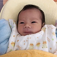 宝宝出生12天了，三八妇女节出生的千金。