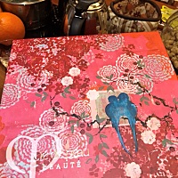 谢谢老公，看我自己不怎么买护肤品，就自己给我置办