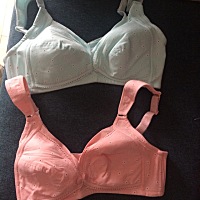 专门去买了两个哺乳文胸……我才10 5^o^当妈的感觉来的如此强烈^o^^o^^o^