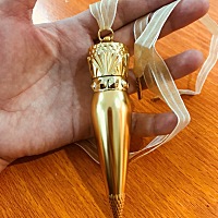 马上就要卸货啦！老公最近疯狂买礼物是怎么啦！虽然平时脾气有点像小孩子，但是总是给我小惊喜！