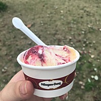 好久没一个人吃一整颗球了，平时都是老公吃，我舔一口。今天超级满足！马上就要卸货了，再坚持坚持！