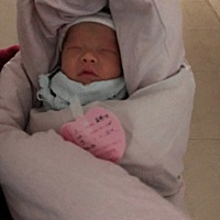 宝宝出生了 早产 昨天出生的 担心