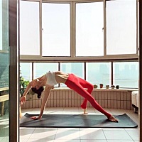 瑜伽界有句比较励志的话，那就是“一日瑜伽，一世优雅”，当然，这并不是指只练一日瑜伽就一世优雅了，...