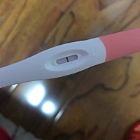 3.12排卵期 大姨妈推迟8天  测出来在ct正中间 啥情况？