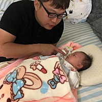 好捨不得喔在過幾天就要跟小氣球分開了可愛的小氣球要跟阿公阿嬤一起生活爸比媽咪不在身邊小氣球要聽阿...