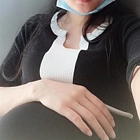 有没有怀孕到快生了，还一直都穿弹性紧身毛衣的？就是不想穿裤子，孕妇裤子感觉穿起来好难受，喜欢穿毛...