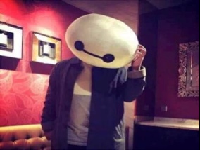 情感主播 单子
2015年9月开始做情感主播
是一个专业的情感咨询顾问
建立之初很快就拥有一批忠实的用户，粉丝量暴增到10万 

企鹅FM签约独家情感主播
荔枝FM签约独家直播主播
微信公众号：《百思心情》拥有几十万粉丝。
作品曾被微博大号互相转载，全网播放量几千万。