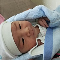 宝宝还在医院 一个人在家做月子好无聊呀。希望宝宝快点回家