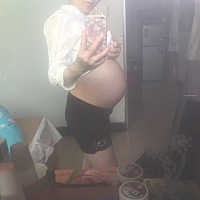 好圆的大肚子，老妈说肯定是个女宝😄