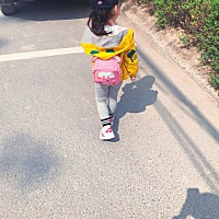 我喜欢做指甲 化妆 第一胎女宝很健康 不需要某些宝妈🤰 孕妇 操心 请不要语言攻击 谢谢🙏  我怀我的...