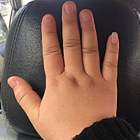 全身都肿的厉害，走路小腿都涨的不行，老公让我躺着，还有四十多天，在纠结要不要上班，还是请假在家休息