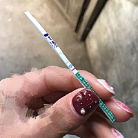 这是怀孕了吗 测了好几次都是一深一浅 求大神回答