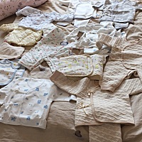 日子越来越近了！ 有些期待 又紧张！ 愿一切顺利！ 宝妈妈们 你们把衣服准备好了吗？ 我准备的都是薄衣...