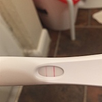 3月22号月经，今晚测出图片上的弱阳，昨晚上强阳同房了，今晚弱阳还要同房吗？很急，在线等谢谢