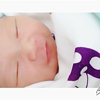 宝贝你落地的瞬间，像华丽的化身。我的笑容无时的荡漾。你的哭声你的笑是对我最好的回馈，都是值得的、...