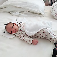 没想到宝宝是过敏体质，前半个月吃普通奶粉不舒服，希望换了水解奶粉小宝贝能健健康康的。