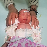 前天刨腹产二姑娘一枚，四斤一两，