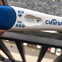 太无语了昨天下午来姨妈了今天测出来还是这样，其它牌子也是淡淡粉这是怎么回事呀