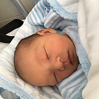 这个小宝贝提前来了！平平安安健健康康的就好，小公主