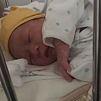 儿子一枚，果然是妈妈小情人……