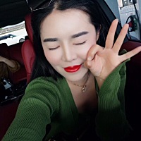 没有人因水的平淡而厌倦饮水，所以也不要因生活的平淡而摒弃生活。