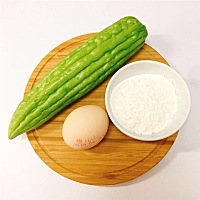 春季宝宝容易上火怎么办？苦瓜是很好的去火食材，如何让宝宝爱吃苦苦的苦瓜呢？[皱眉]有感兴趣的没？分...