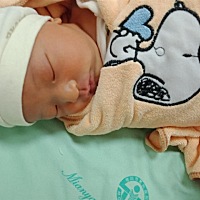 宝宝6天了，黄疸一直16.4是不是很严重？