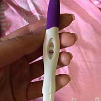 我今早用万大夫测试纸，这种算是怀孕了吗，问了一个护士说是不是，但是看图解好像又怀上了，表示不懂，...