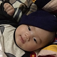 宝贝俩🈷了   睡觉醒来看见粑粑麻麻会开心的笑了 爱你 💕我的小乖乖