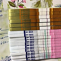 排卵试纸强阳了三天 昨天晚上还是强阳 然后安排了一次 今天一早起来测 转弱了 但是今天没有安排 光靠昨...